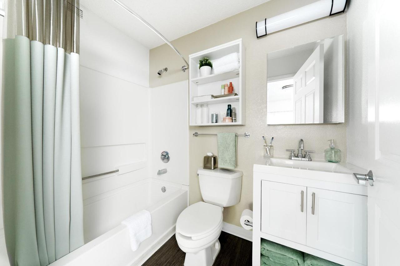 Intown Suites Extended Stay Houston Tx - Stuebner Airline Rd Louetta Esterno foto